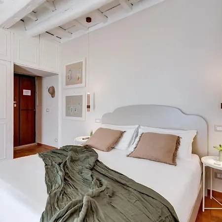 Romantic With Balcony Near Navona Square